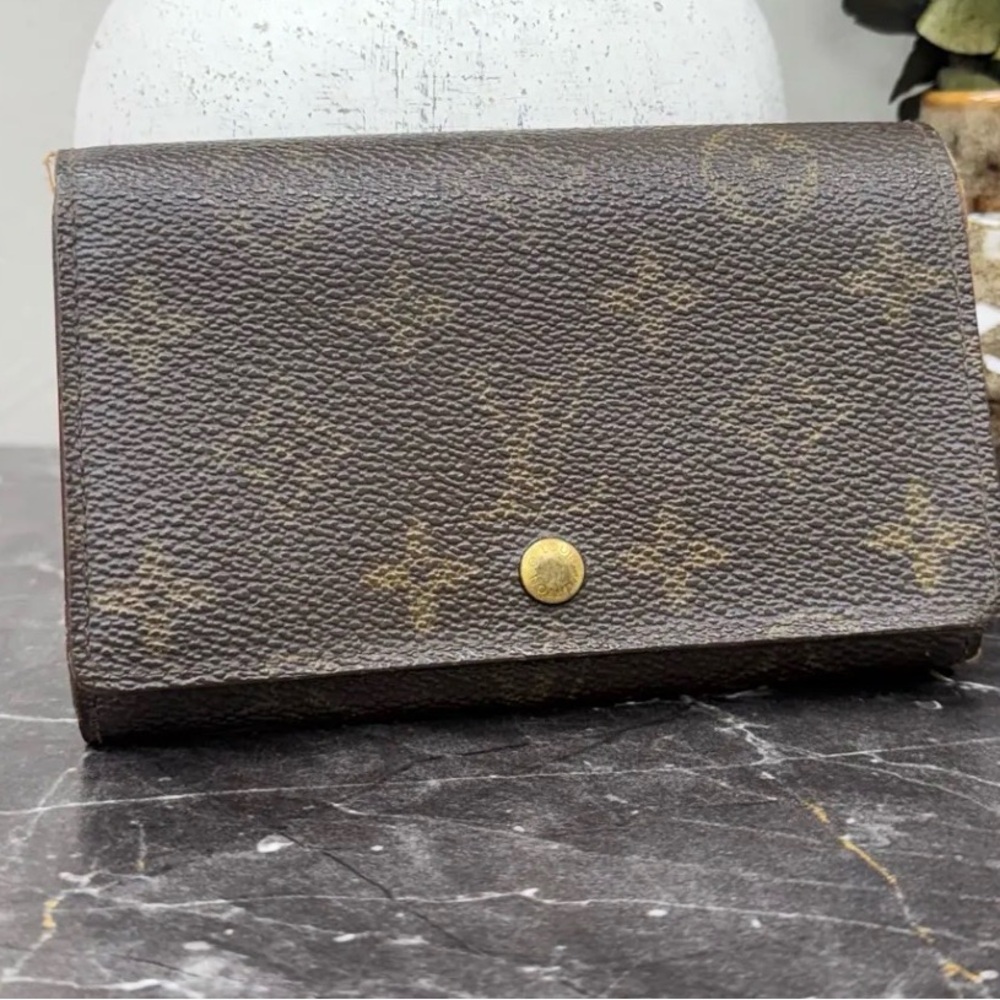 Louis Vuitton Monogram Porte Monnaie Billets Trésor Wallet M10926 Vintage